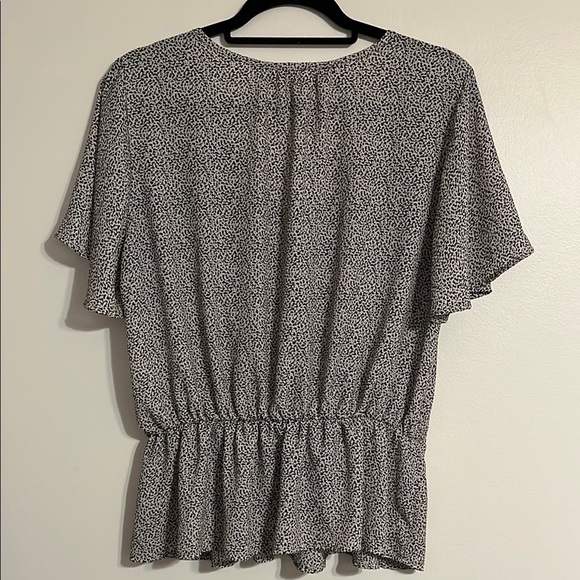 Sienna Sky Animal Print Pebble Peplum Blouse V-Neck Tie Waist Detail Black White - Picture 6 of 6